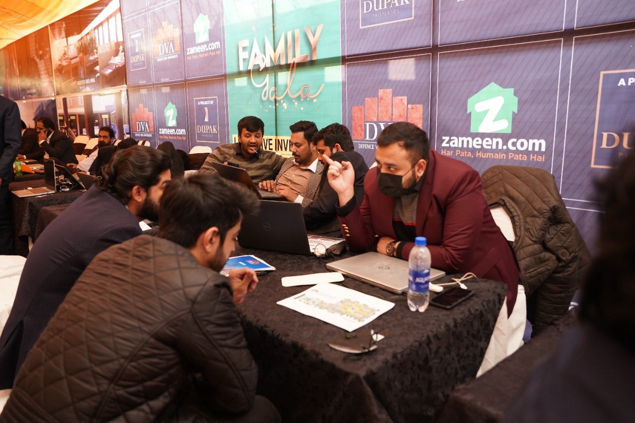 Lahoris throng to Zameen.com’s family gala at Defence View Apartments