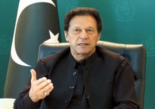 Imran Khan address: petrol price slashed by Rs10, electricity by Rs5