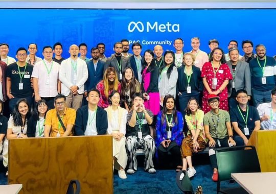 Umm e Azaan Representing Pakistan at META APAC Community Day 2022