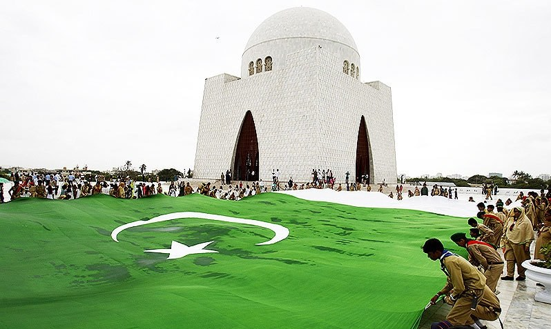 A Nation United: Pakistan’s 77th Independence Day Celebrations Illuminate the Sky