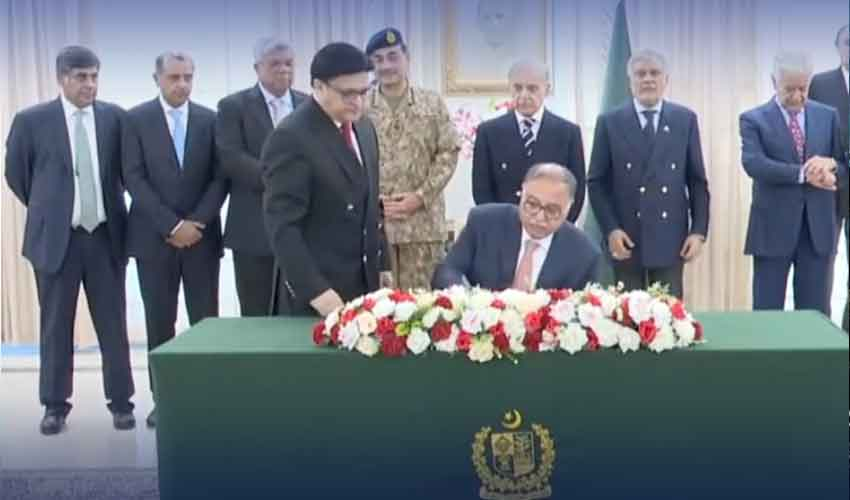 PIA Privatisation Agreement Signed in Islamabad, Marking Major Reform Milestone