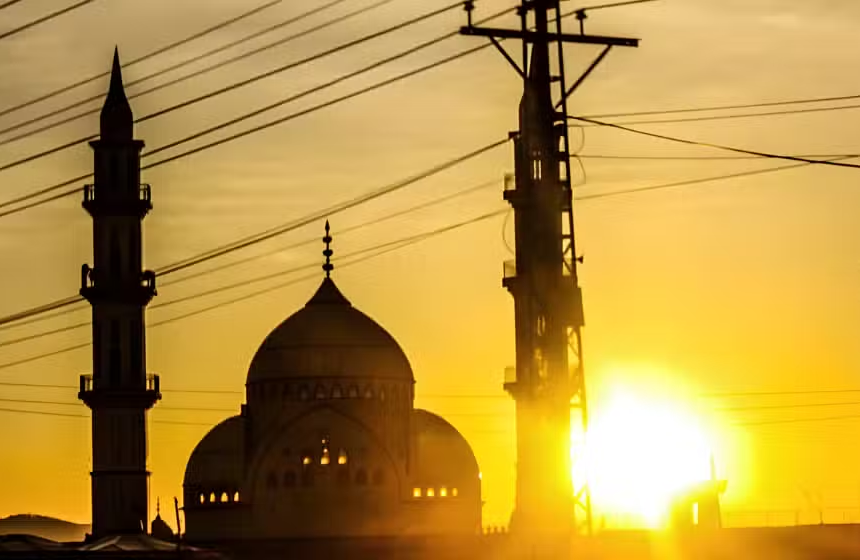 Islamabad Bans Vendors and Beggars Outside Mosques, Tightens Security Measures