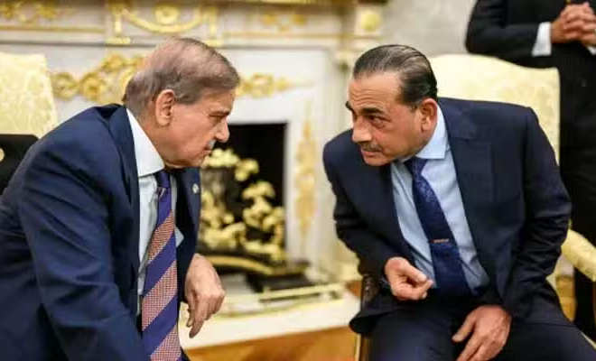 PM, Army Chief Hold Talks Ahead of US-Iran Islamabad Negotiations