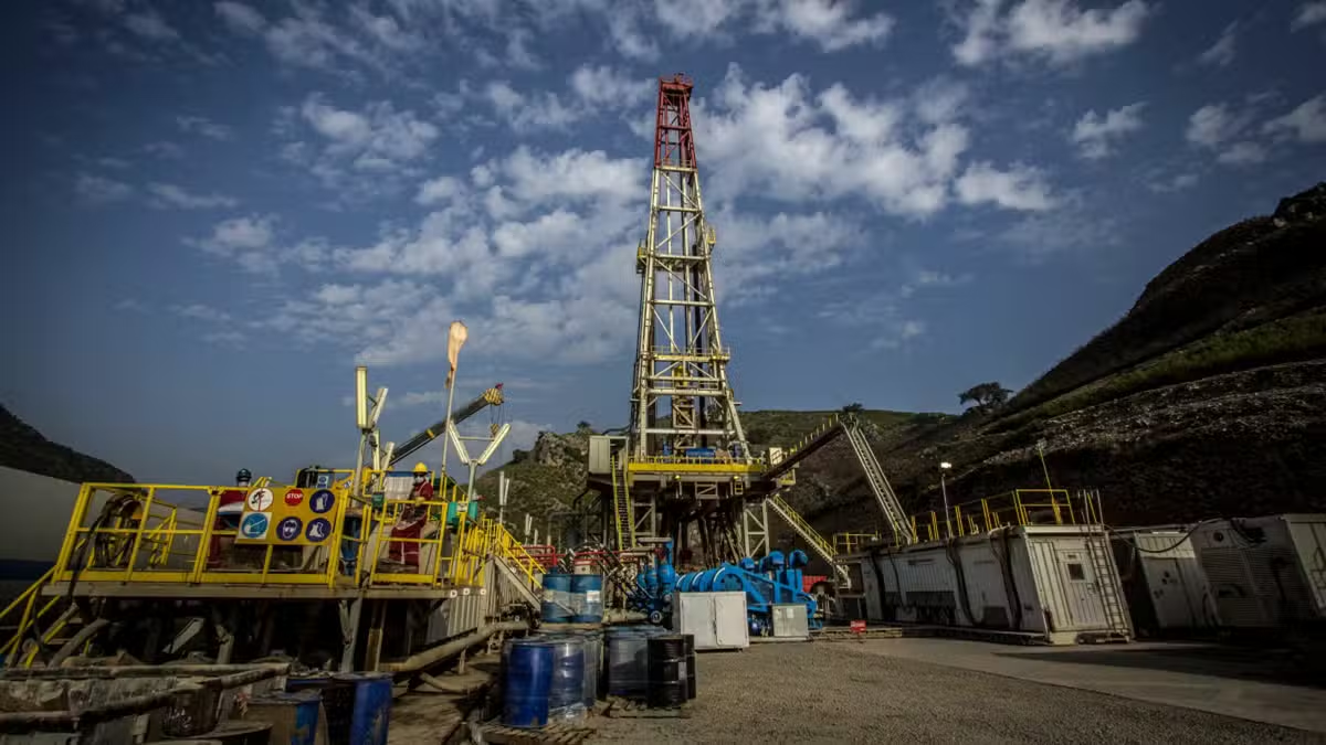 Senate Panel Calls for 50% Oil and Gas Revenue Share for Producing Provinces