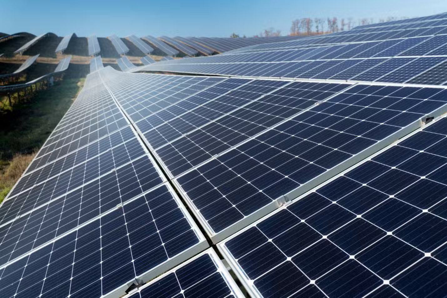 Solar Owners Are Rapidly Challenging Pakistan’s Costly Power Plant Business Model