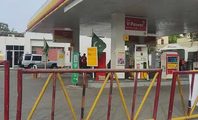 Petrol Pumps Across Pakistan to Shut Down From August 15 Over Margin Dispute