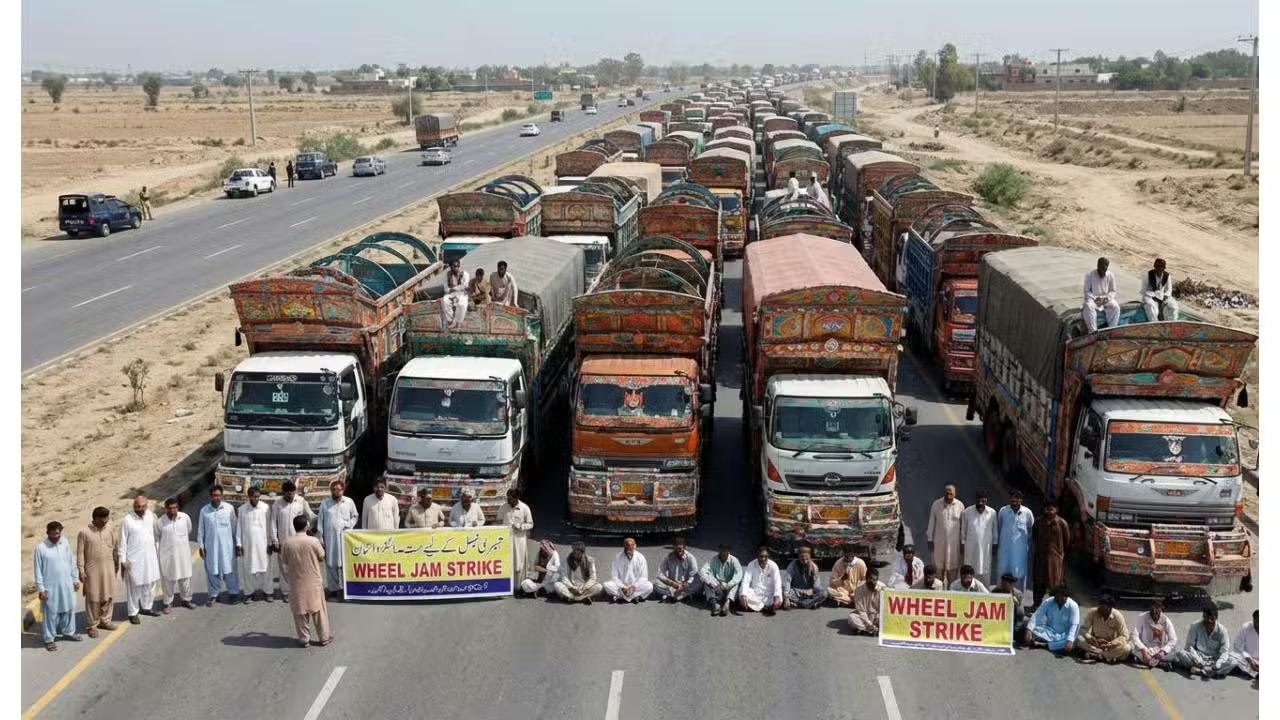 All Pakistan Goods Transporters Announce Nationwide Strike From October 10